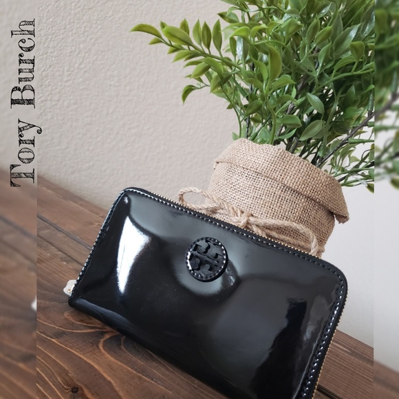 Tory Burch Handbags - Tory Burch Patent Leather Zip Continental Wallet